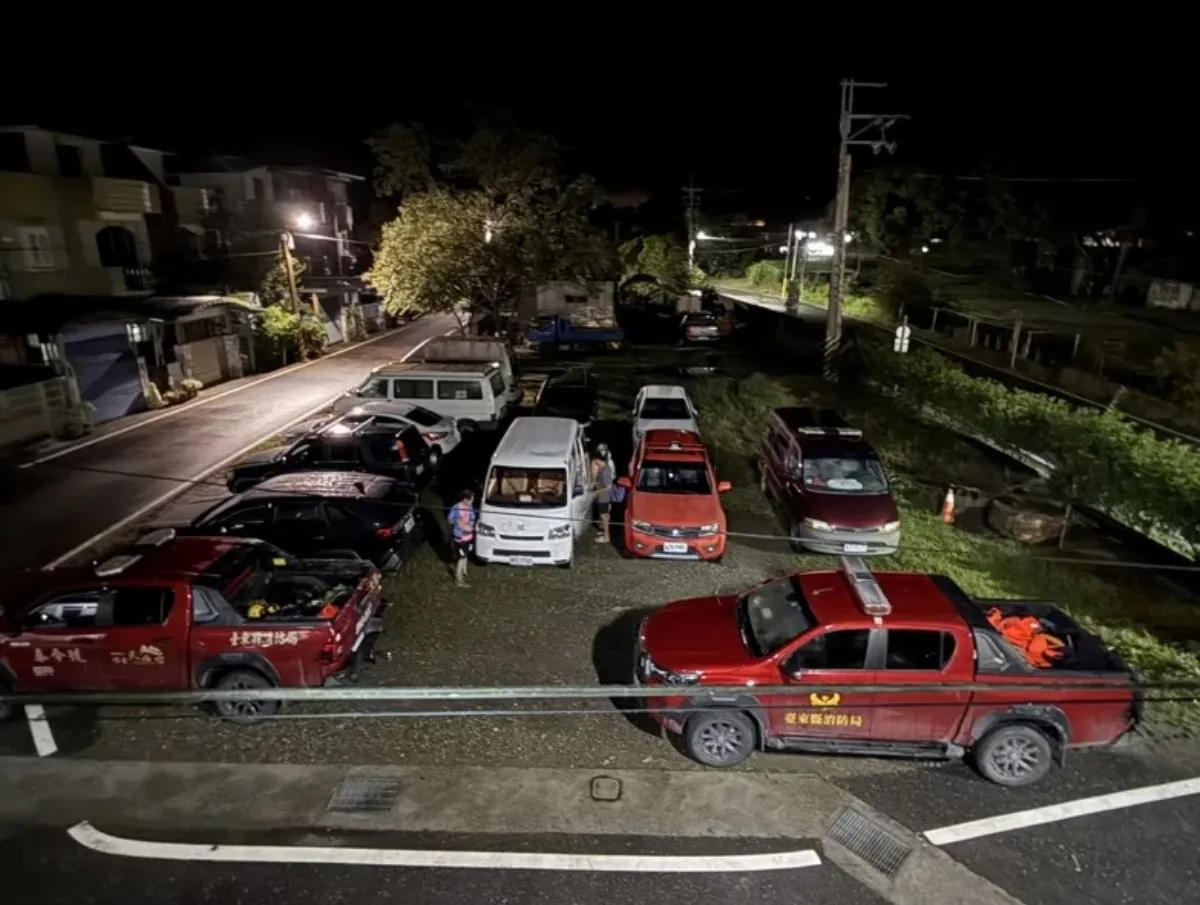 大批消防員救災到深夜  光復鄉民宿老闆深感敬佩